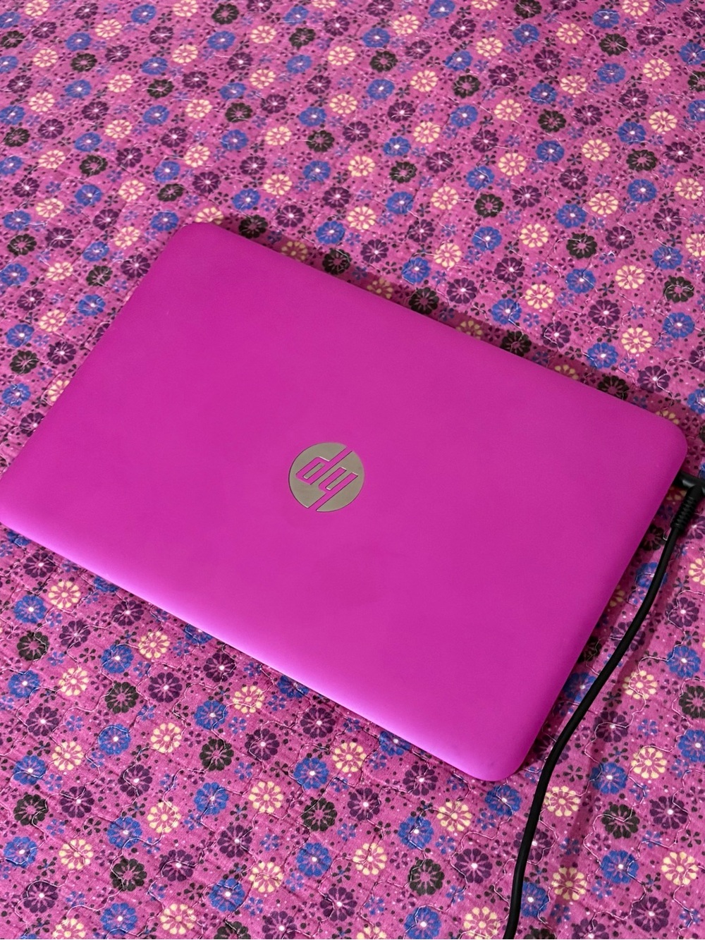 2016 HP STREAM Magenta Laptop size 13.3 inch LOCKED, NO CHARGER & O Key off